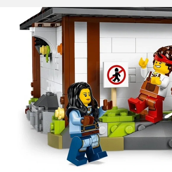 LEGO NINJAGO Four Weapons Blacksmith 15th Anniversary 71858 NEW in Sealed Box - Picture 3 of 6